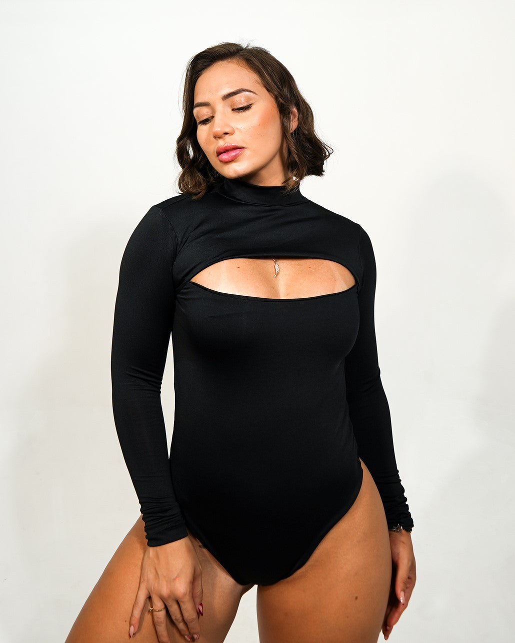 BODY MANGA LARGA ESCOTE