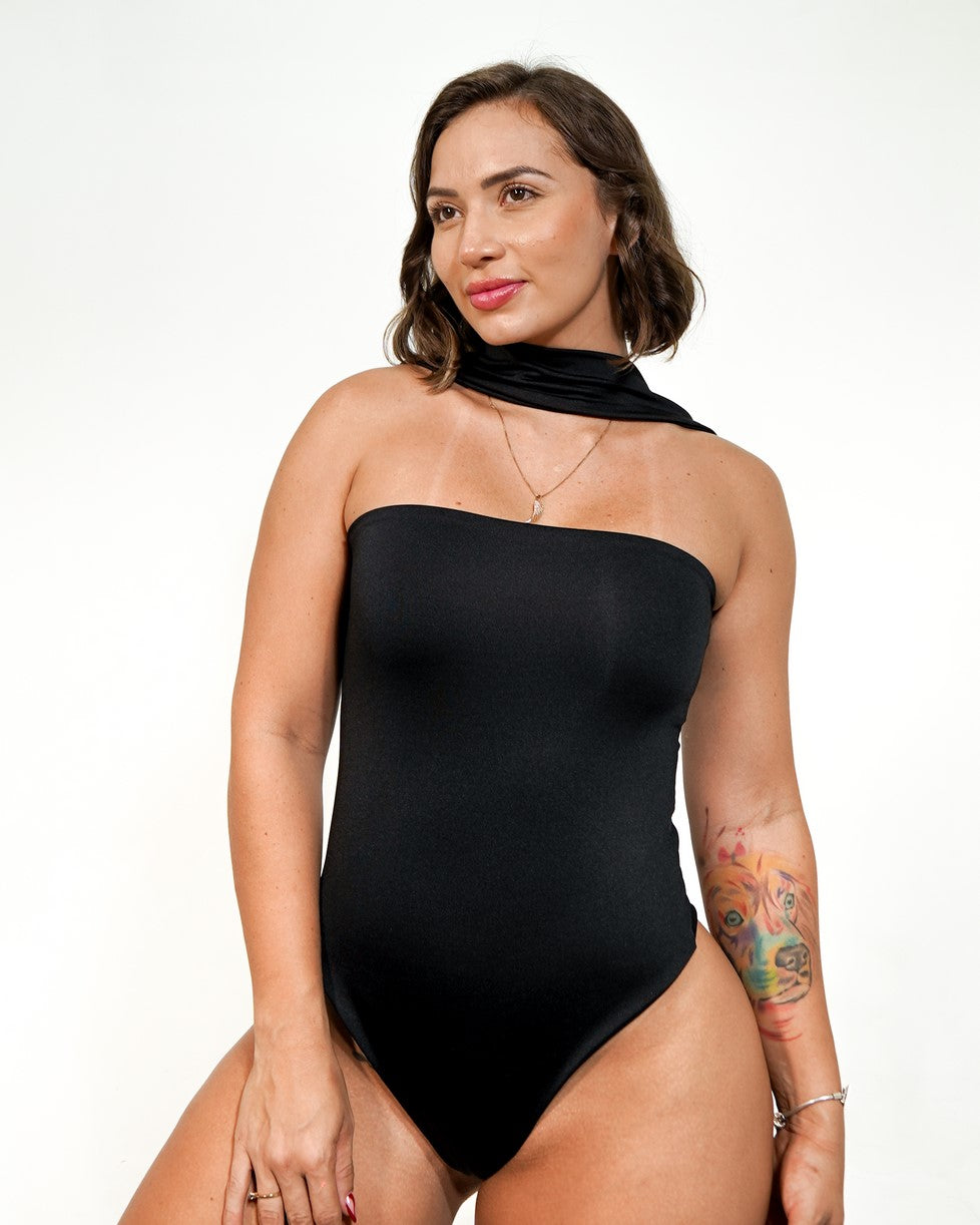 BODY STRAPLESS CUELLO