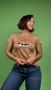 Camiseta perrito salchicorazones cafe -1202431