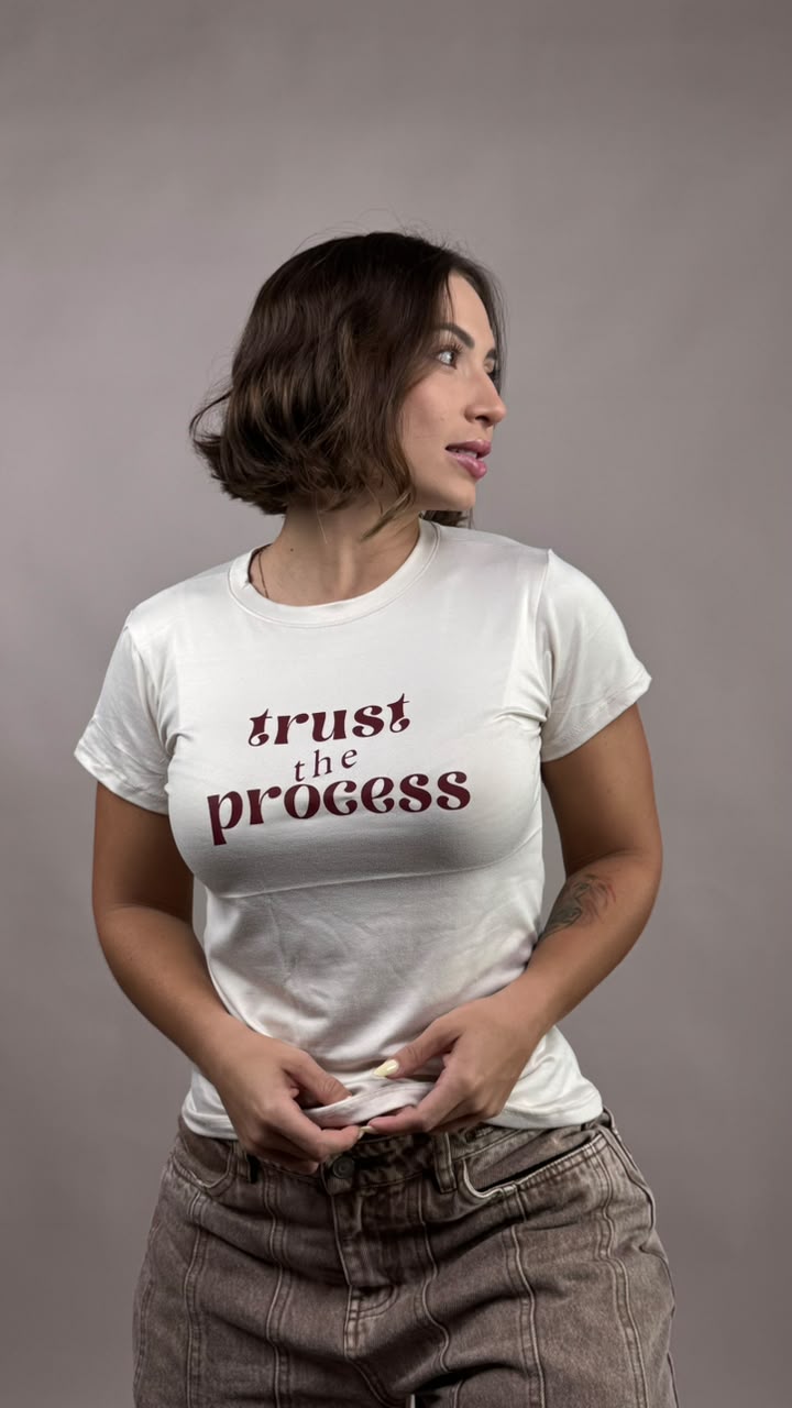 camiseta trust the process beige-1202467