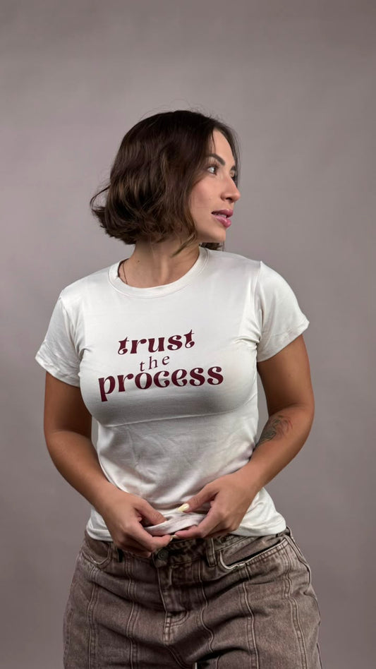 camiseta trust the process beige-1202467