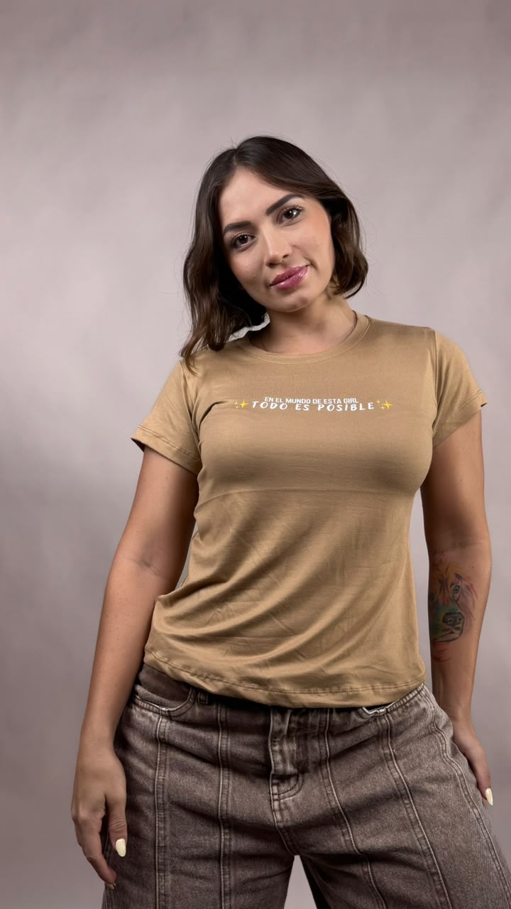 Camiseta en el mundo de esta girl cafe-1202487